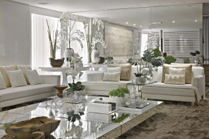 Como usar espelhos decorativos na sala de estar