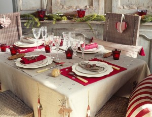 Mesa de Natal com pano claro