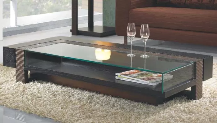 Mesa-de-Centro-Com-Acabamento-em-Vidro-e-Madeira