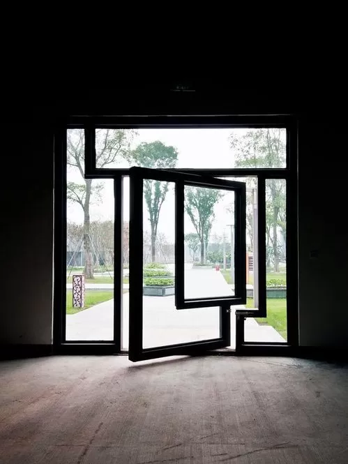 Porta de vidro temperado modelo 4