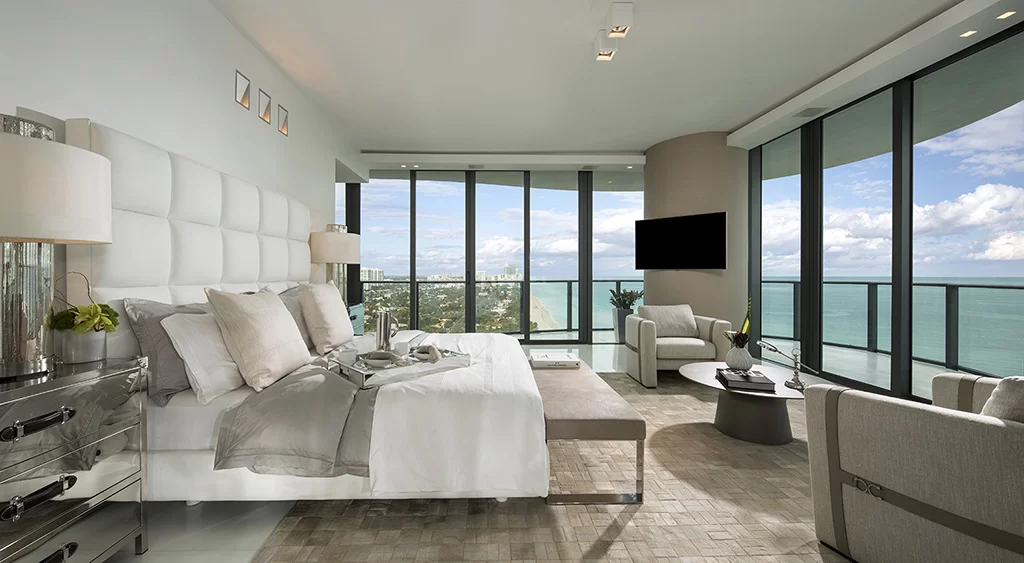 cuidados com a janela de vidro quarto