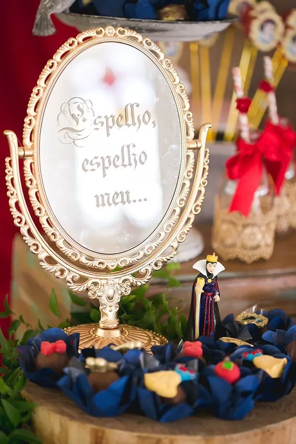 festa de aniversário com espelho
