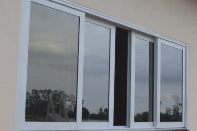 janela vidro laminado de correr