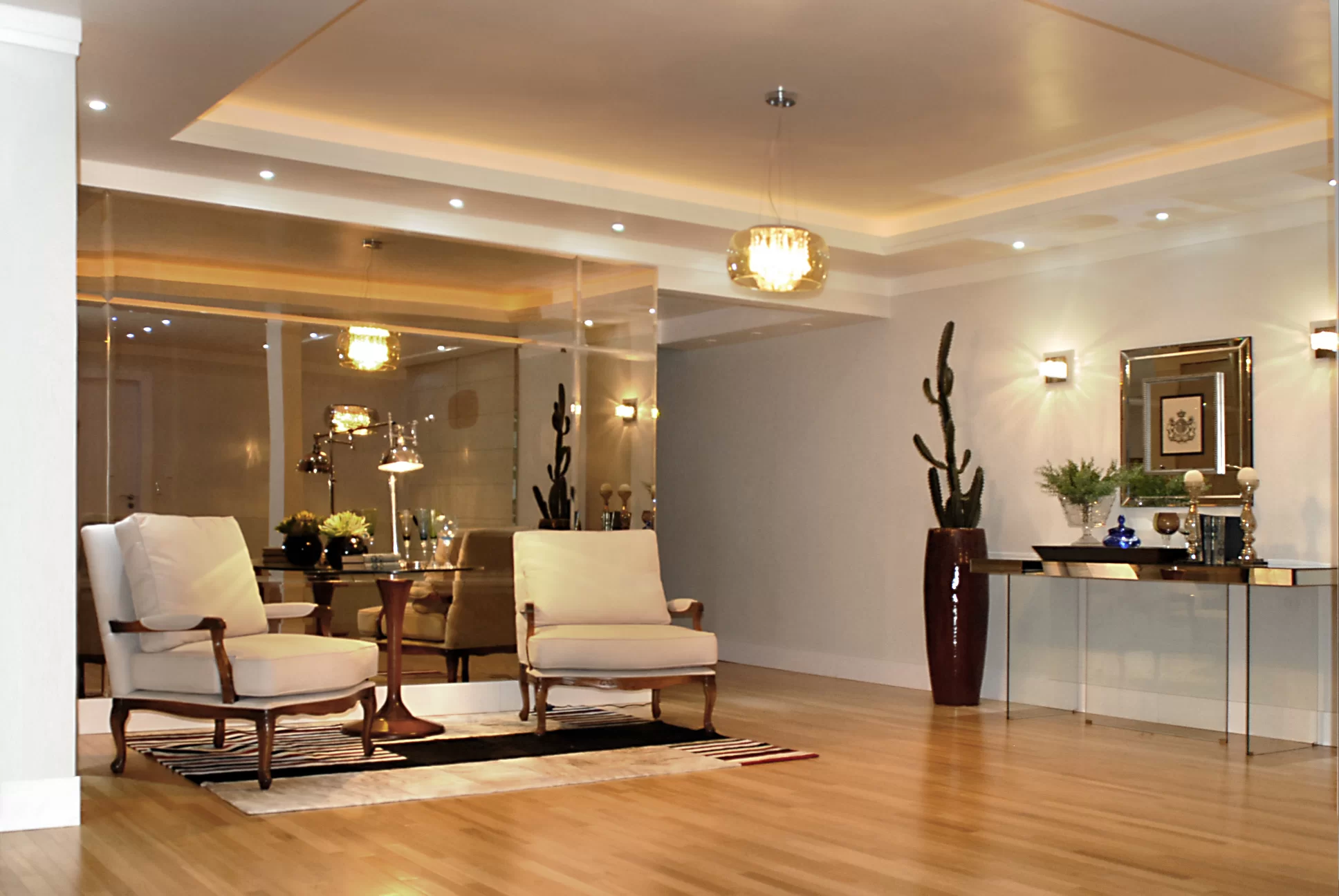 espelho decorativo em sala de estar - tipos de espelhos