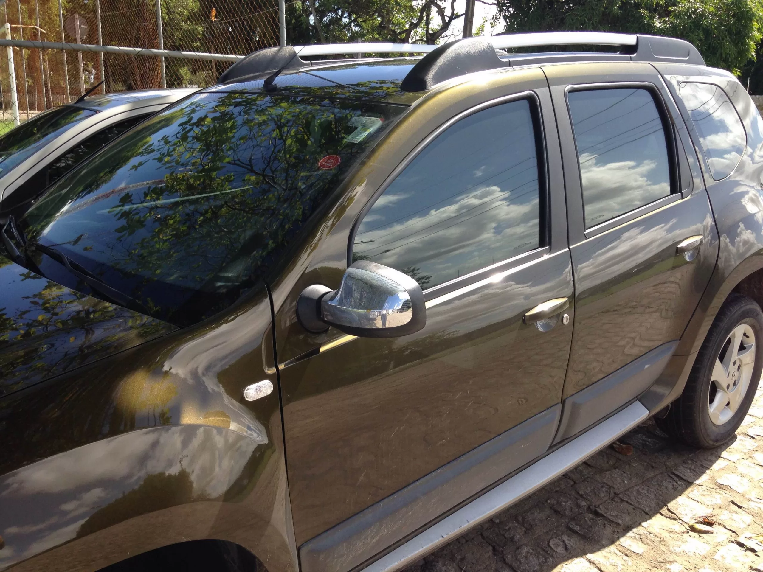 vidro fumê em veículo